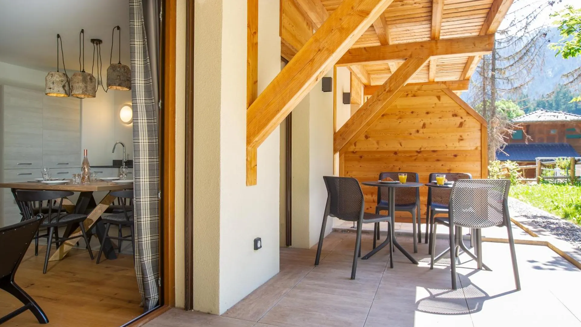 Cosy 2-Bed Apartment Minutes From Ski Lift Morzine Francja